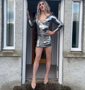 Naomi - All About Crossdresser
