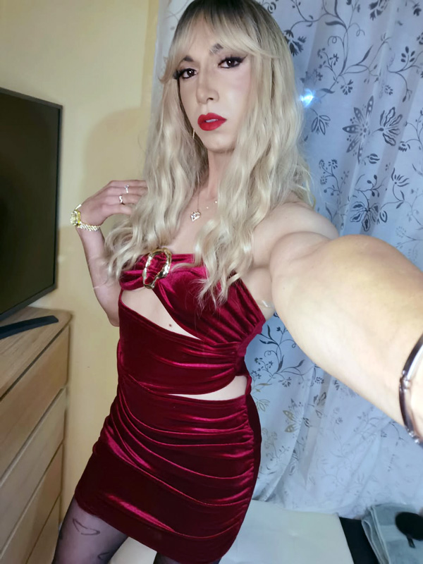guy dressed as girl