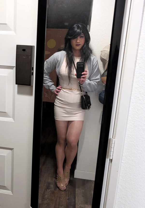 beautiful crossdresser Felicia