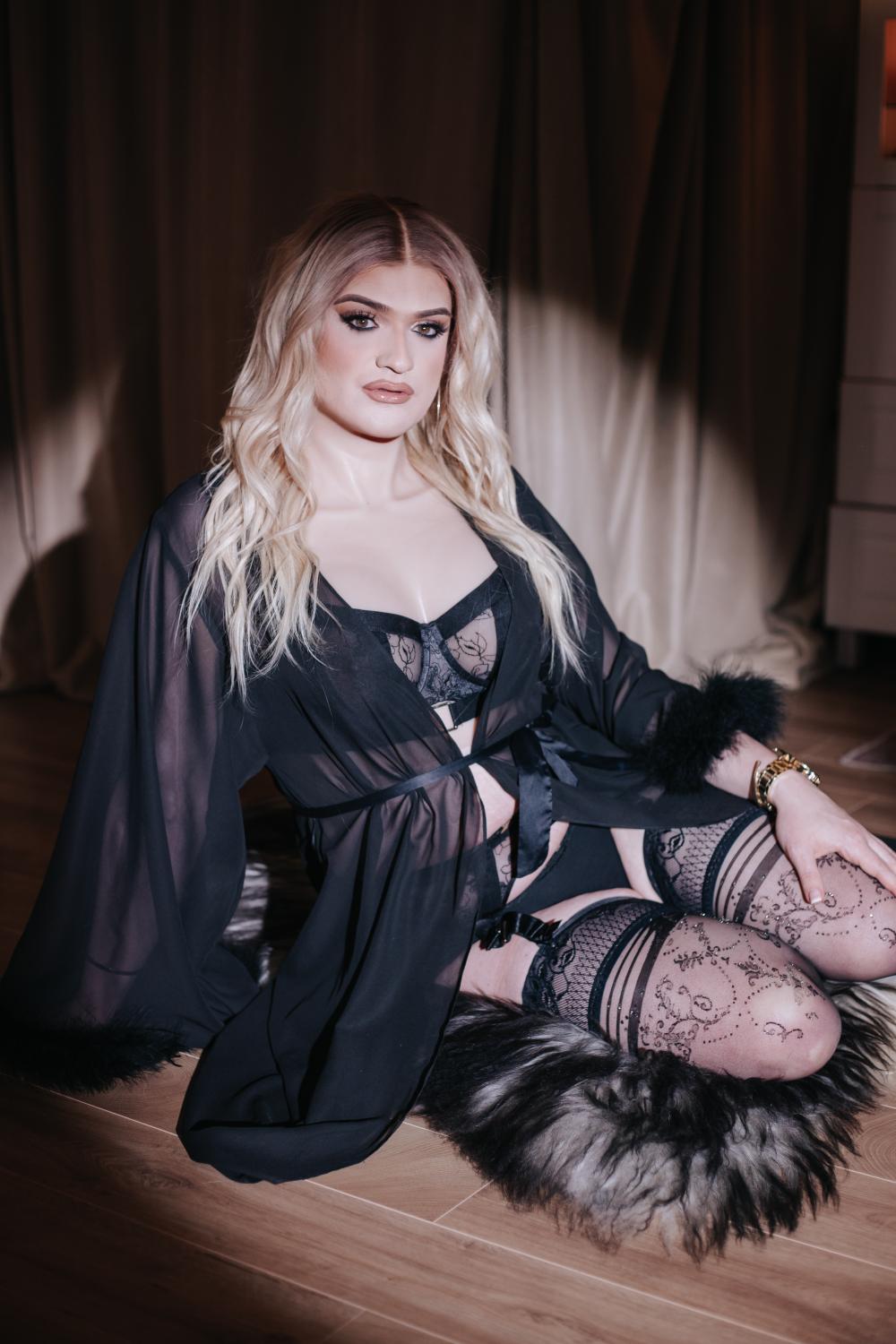 beautiful crossdresser