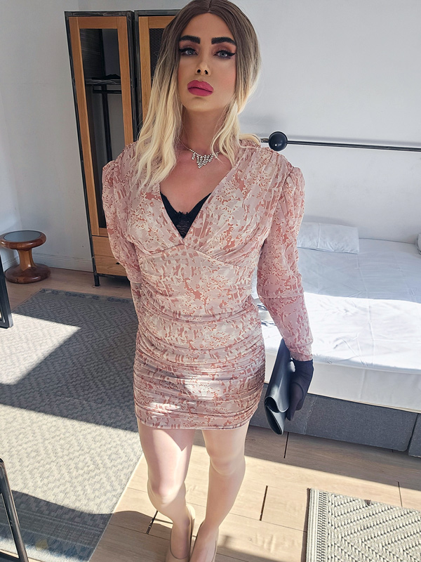 beautiful crossdresser