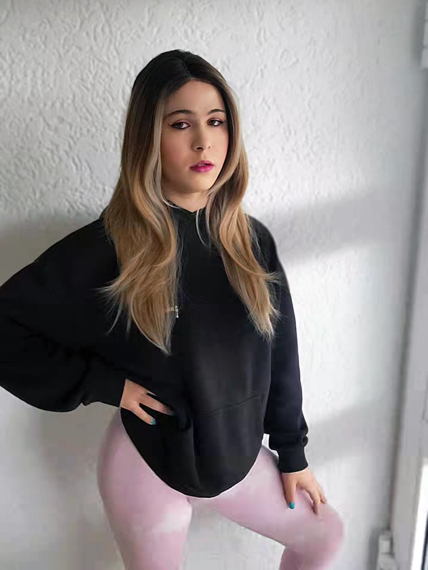 crossdresser in leggings