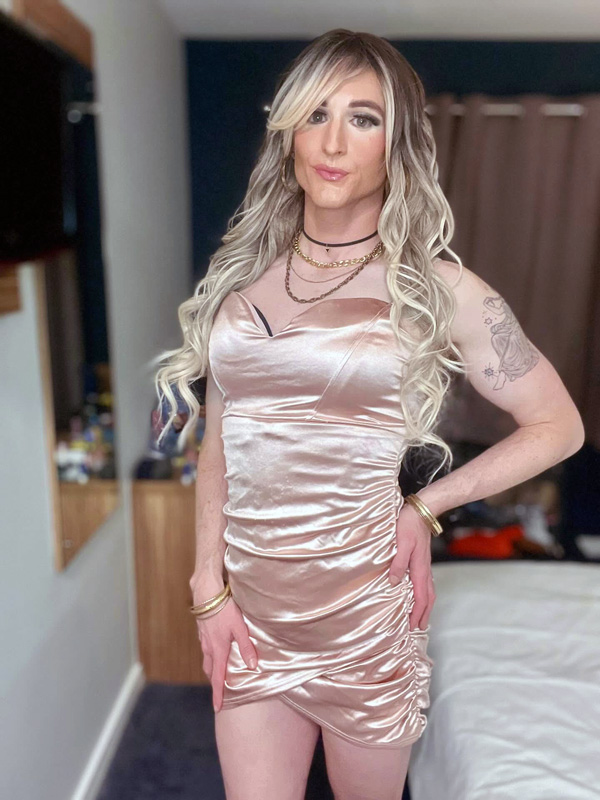 beautiful crossdresser