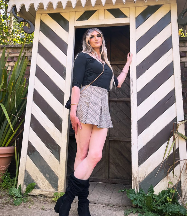 crossdresser in public