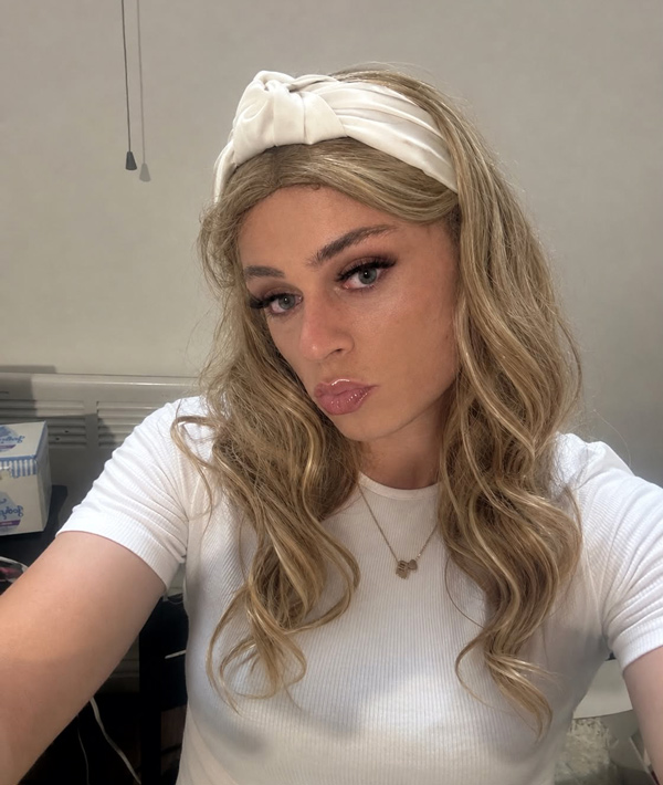 crossdresser selfie